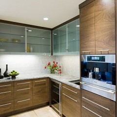 Glass facades for the kitchen cabinets in NY